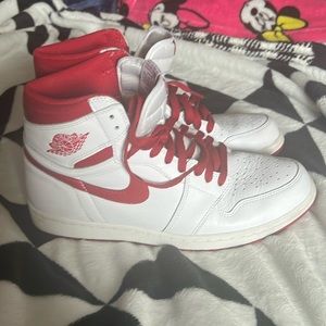 used mens Jordan 1 Retro red and white in great condition in men’s 11.5 no box